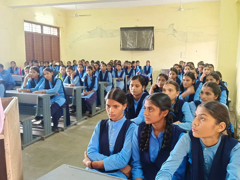 सेवा संकल्प अभियान के तहत शासकीय उच्चतर माध्यमिक विद्यालय धूरी में सरकारी योजनाओं की जानकारी को लेकर जागरूकता…